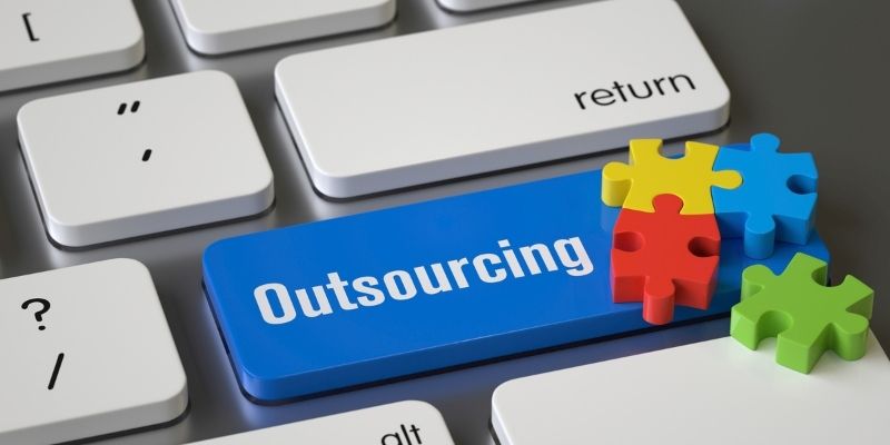 In-house czy outsourcing kadr i płac – na co zdecydować się?